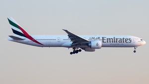 Photo of A6-EPN - Boeing 777-31H(ER) operated by Emirates