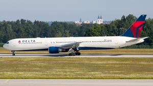Photo of N840MH - Boeing 767-432(ER) operated by Delta Air Lines