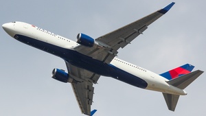 Photo of N172DZ - Boeing 767-332(ER) operated by Delta Air Lines