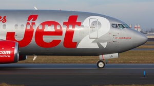 Photo of G-CELS - Boeing 737-377 operated by Jet2