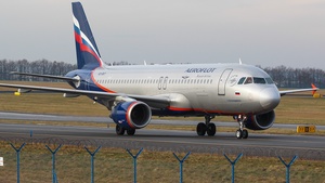 Photo of VQ-BAY - Airbus A320-214 operated by Aeroflot