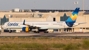 Photo of D-ABOI - Boeing 757-330 operated by Condor