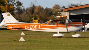 Photo of D-EDEU - Reims-Cessna F172M Skyhawk operated by Flugschule München - Bad Wörishofen
