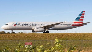 Photo of N542UW - Airbus A321-231 operated by American Airlines