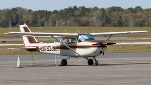 Photo of N8630U - Cessna 172F Skyhawk operated by Ocala Aviation Services