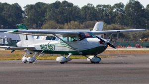 Photo of N62457 - Cessna 172P Skyhawk operated by Private