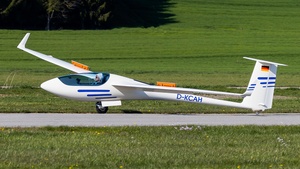 Photo of D-KCAH - Schleicher ASH 26E operated by Private