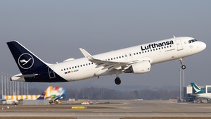 Photo of D-AIUM - Airbus A320-214 operated by Lufthansa