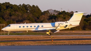 Photo of N119LE - Gulfstream GV-SP (G550) operated by Pentastar Aviation Charter