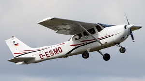 Photo of D-ESMO - Cessna 172R Skyhawk II operated by FFG Flug-Förderungsgemeinschaft
