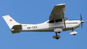 Photo of HB-CZV - Cessna 182S Skylane operated by Flugbetriebs AG Sarnen-Kägiswil