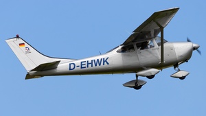 Photo of D-EHWK - Cessna 182G Skylane operated by Private