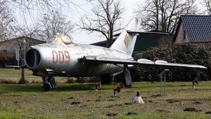 402 - Mikoyan-Gurevich MiG-17 Fresco-A