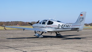 Photo of D-EFHU - Cirrus SR22 G3 GTS operated by Private