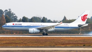 Photo of B-5927 - Airbus A330-243 operated by Air China