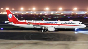 Photo of B-8602 - Airbus A321-211 operated by Sichuan Airlines