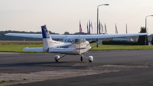 Photo of D-ETWW - Cessna 172N Skyhawk II operated by Flug-Center MILAN