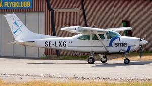 Photo of SE-LXG - Reims-Cessna F182Q Skylane operated by Umeå Flygklubb