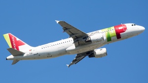 CS-TQD - Airbus A320-214