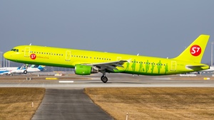Photo of VQ-BQH - Airbus A321-211 operated by S7 Airlines