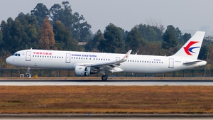 B-8652 - Airbus A321-211