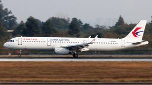 Photo of B-9906 - Airbus A321-231 operated by China Eastern Airlines