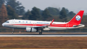 Photo of B-1660 - Airbus A320-232 operated by Sichuan Airlines