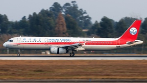 Photo of B-6899 - Airbus A321-231 operated by Sichuan Airlines