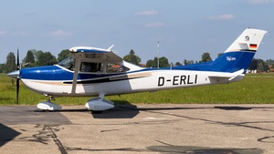 Photo of D-ERLI - Cessna 182T Skylane operated by Motorfliegerclub Warngau