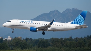 Photo of N613UX - Embraer ERJ-175LL operated by United Express (opb SkyWest Airlines)