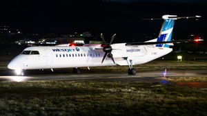 Photo of C-GWRE - Bombardier DHC-8-402 Dash 8 Q400