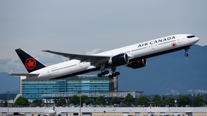 Photo of C-FIUL - Boeing 777-333(ER) operated by Air Canada