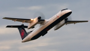 Photo of C-GGMZ - Bombardier DHC-8-402 Dash 8 Q400 operated by Air Canada Express (opb Jazz Air)