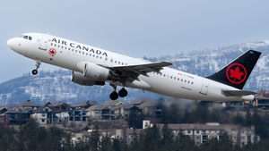 Photo of C-FDGQ - Airbus A320-214 operated by Air Canada
