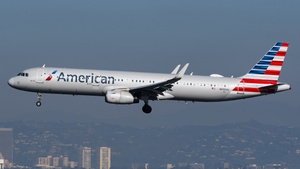 Photo of N990AU - Airbus A321-231 operated by American Airlines