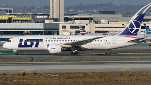 Photo of SP-LRB - Boeing 787-8 Dreamliner operated by LOT Polish Airlines
