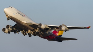 Photo of HL7415 - Boeing 747-48E(BDSF) operated by Asiana Cargo