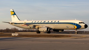 Photo of D-AISZ - Airbus A321-231 operated by Lufthansa
