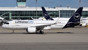 Photo of D-AIIB - Airbus A320-251N operated by Lufthansa City Airlines