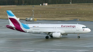 Photo of D-ABNU - Airbus A320-214 operated by Eurowings