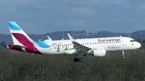 Photo of D-AEWP - Airbus A320-214 operated by Eurowings
