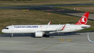 Photo of TC-LPS - Airbus A321-271NX operated by Turkish Airlines