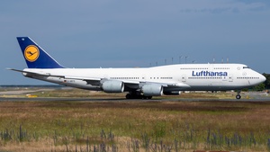 Photo of D-ABYO - Boeing 747-830 operated by Lufthansa