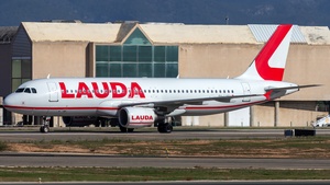 Photo of 9H-LMP - Airbus A320-214 operated by Lauda Europe