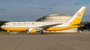 Photo of V8-MHB - Boeing 767-27G(ER) operated by Brunei Royal Flight