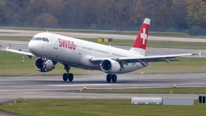 Photo of HB-IOF - Airbus A321-111 operated by Swiss International Air Lines