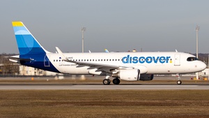 Photo of D-AIUS - Airbus A320-214 operated by Discover Airlines