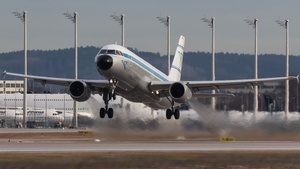 Photo of D-AICH - Airbus A320-212 operated by Condor