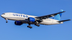 Photo of N209UA - Boeing 777-222(ER) operated by United Airlines