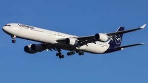 Photo of D-AIHF - Airbus A340-642 operated by Lufthansa